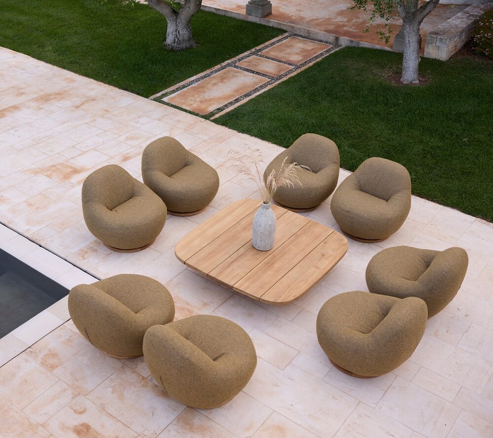 Gem styled outdoors