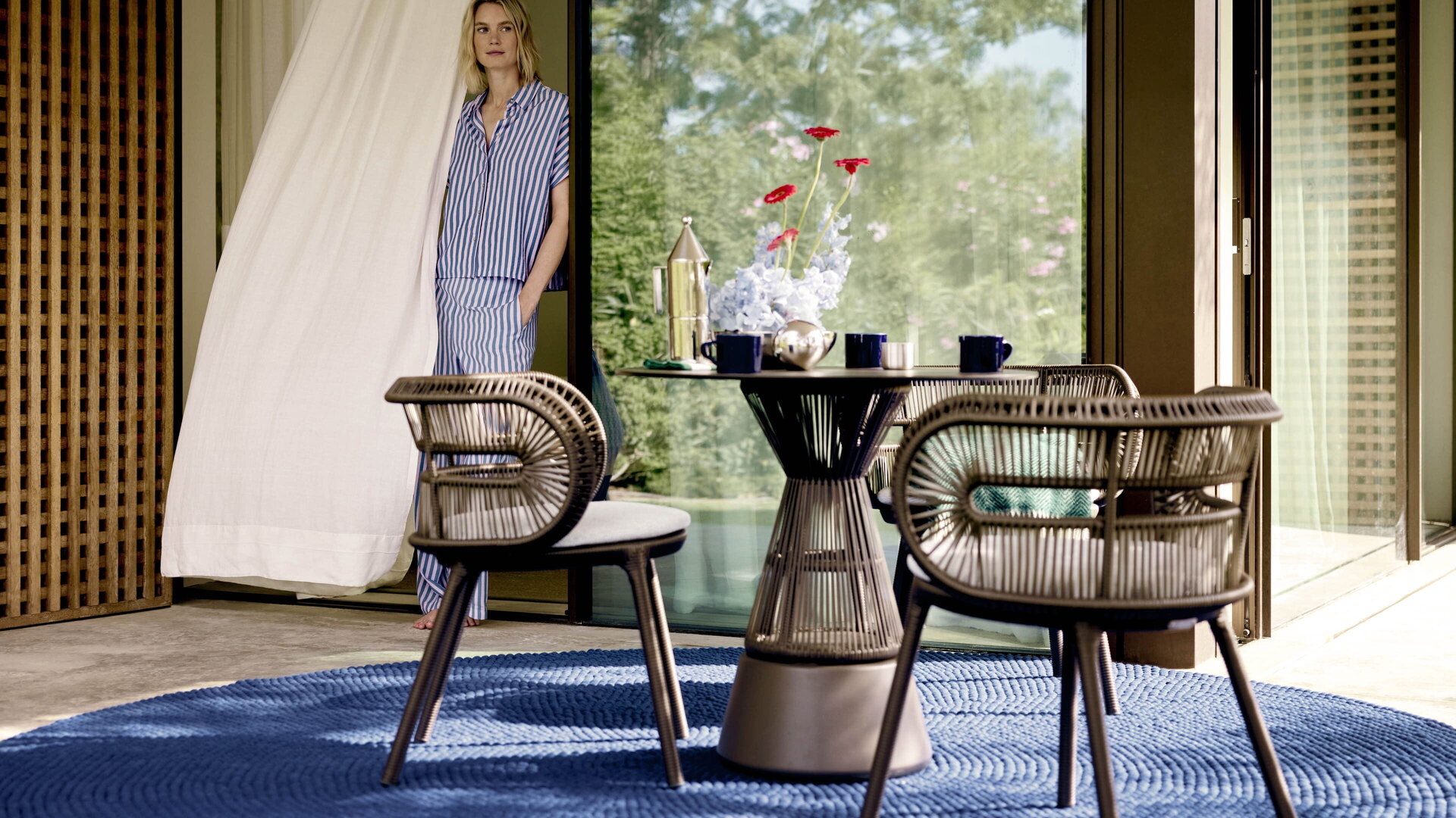 Cirql Nu outdoor furniture by Dedon
