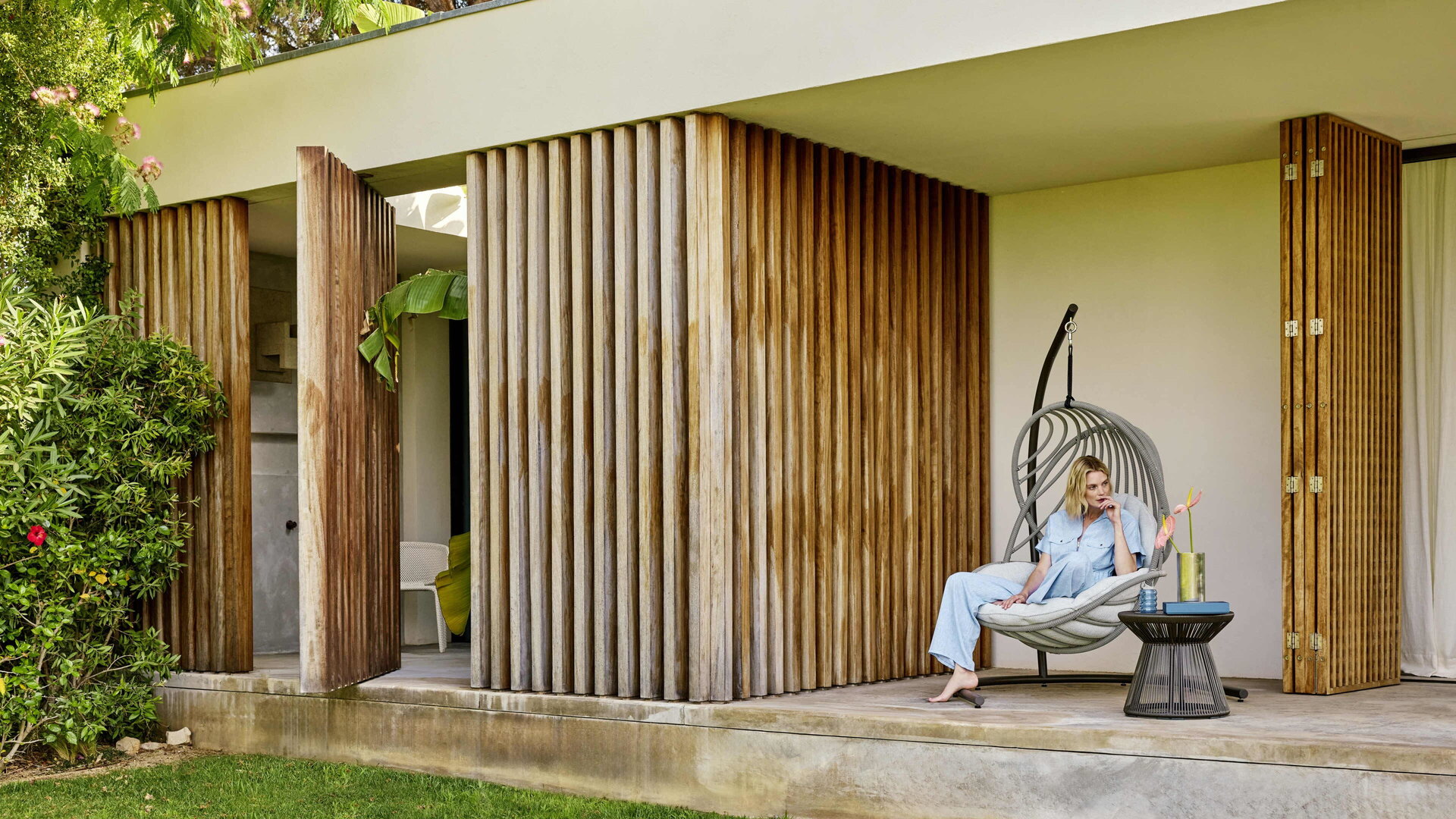 Cirql Nu outdoor furniture by Dedon