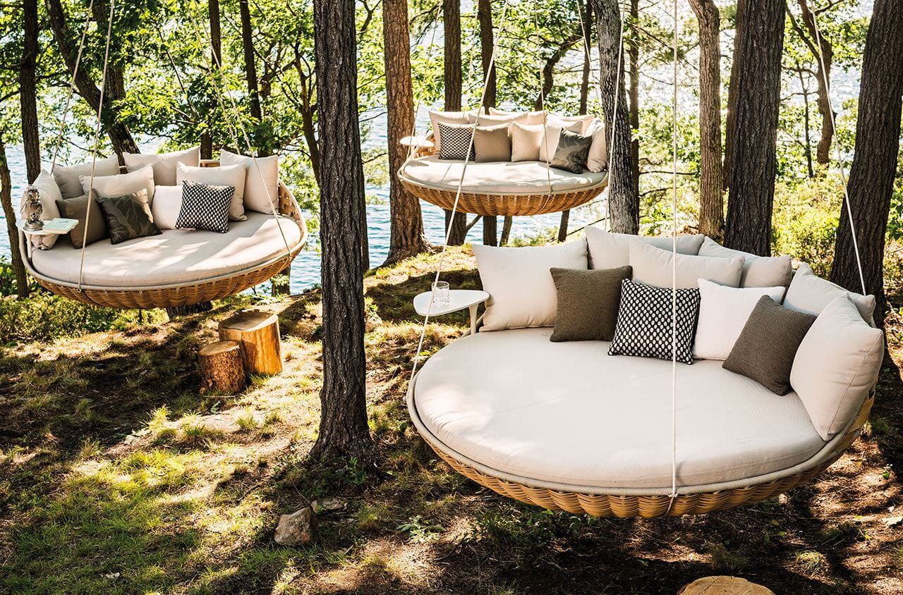 Swingrest outdoor furniture by Dedon