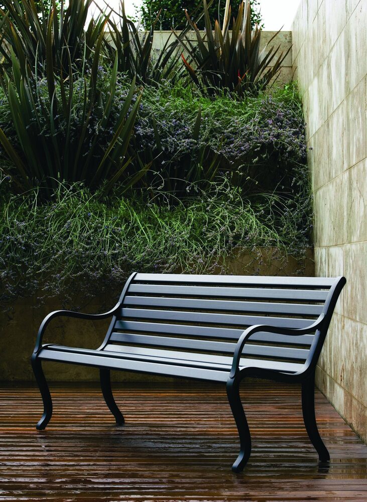 Oasi - Omnia Selection outdoor detail