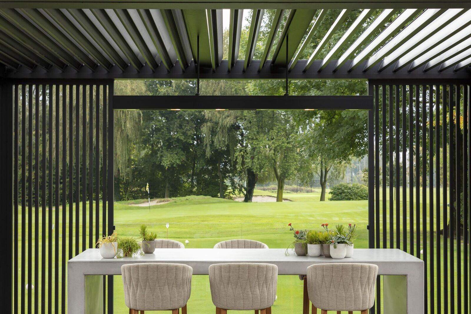 Beem installed at Ternesse golf-club pergola