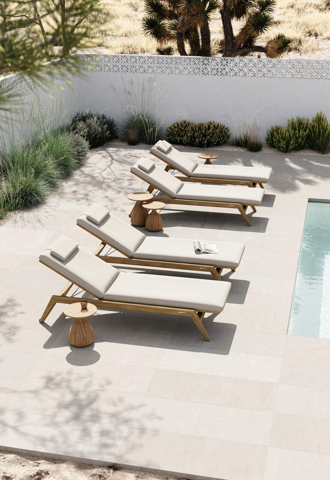Sunrise sun lounger with armrest
